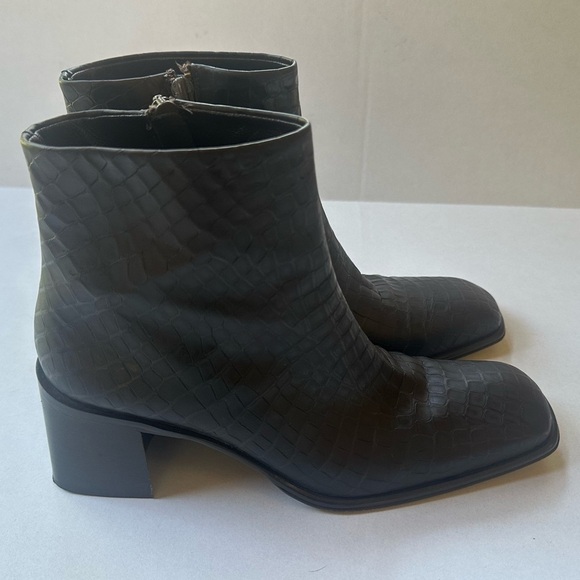 Via Spiga Vtg Dark Brown Croc Embossed Leather Square Toe Ankle Boots 9 Narrow - Picture 6 of 12